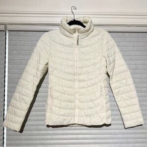 GAP Upcycled Lightweight Puffer Jacket Cream – XS